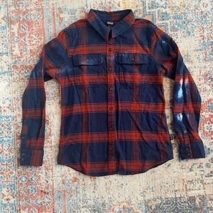 NWT Patagonia Fjord plaid flannel button up long-sleeved with pockets.